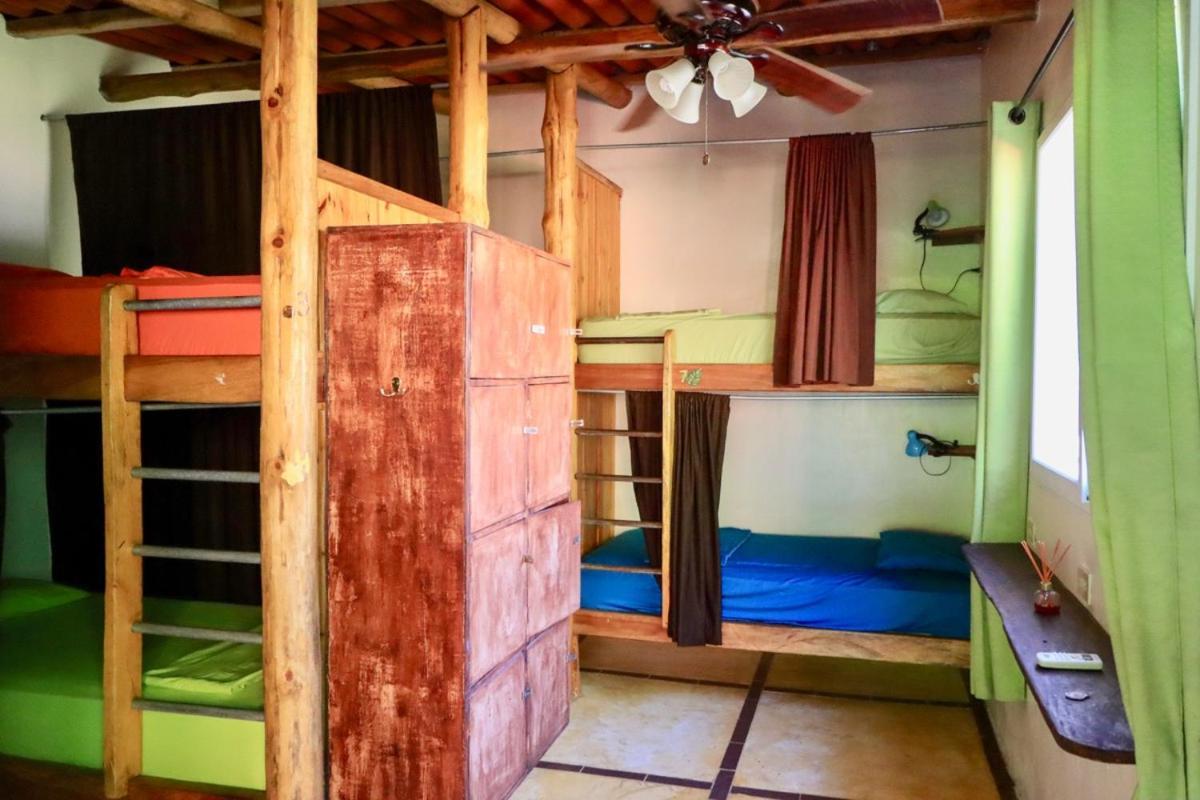 Tiki Dorm Villa Санта Каталина Екстериор снимка
